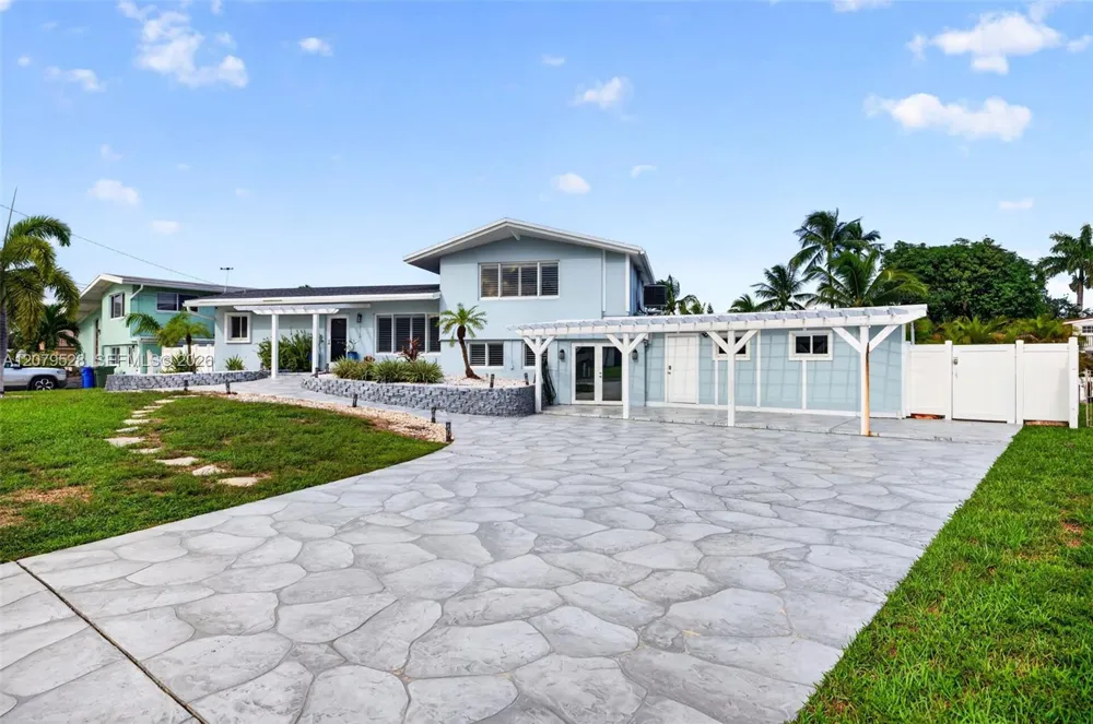 2518 Tortugas Ln Fort Lauderdale, FL 33312