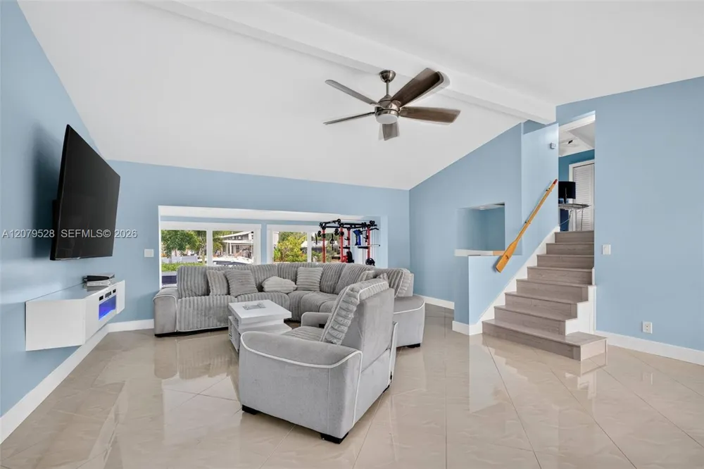 2518 Tortugas Ln Fort Lauderdale, FL 33312