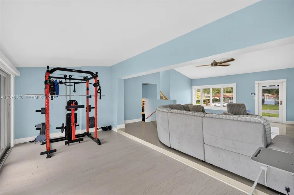 2518 Tortugas Ln Fort Lauderdale, FL 33312