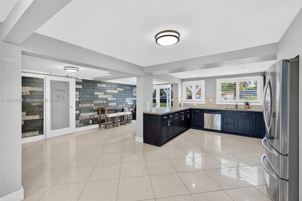 2518 Tortugas Ln Fort Lauderdale, FL 33312
