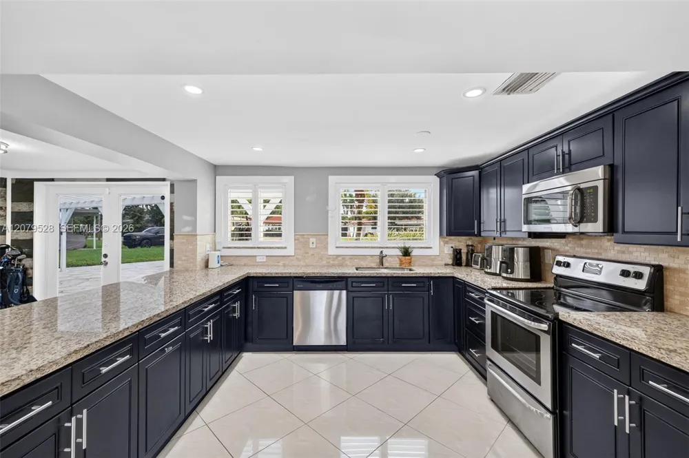 2518 Tortugas Ln Fort Lauderdale, FL 33312