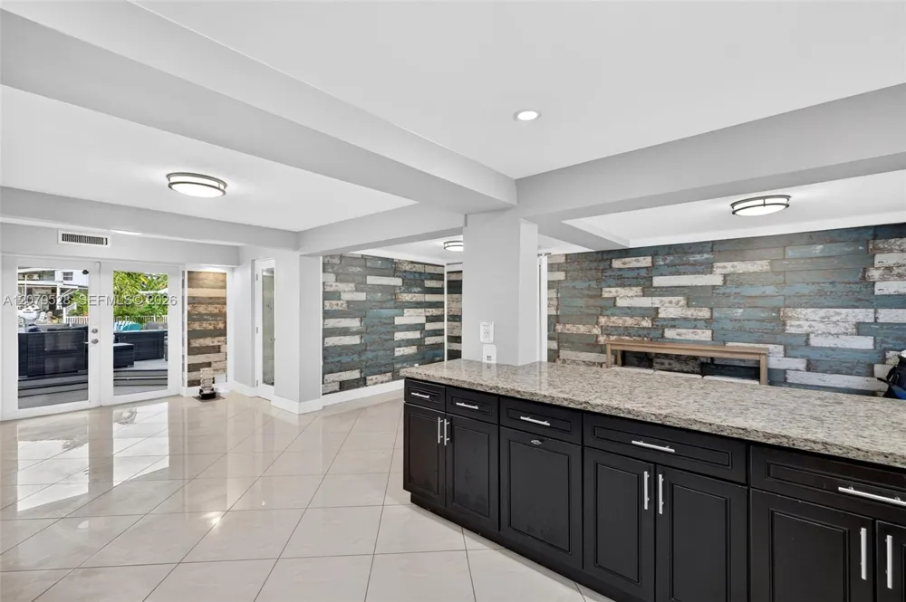 2518 Tortugas Ln Fort Lauderdale, FL 33312
