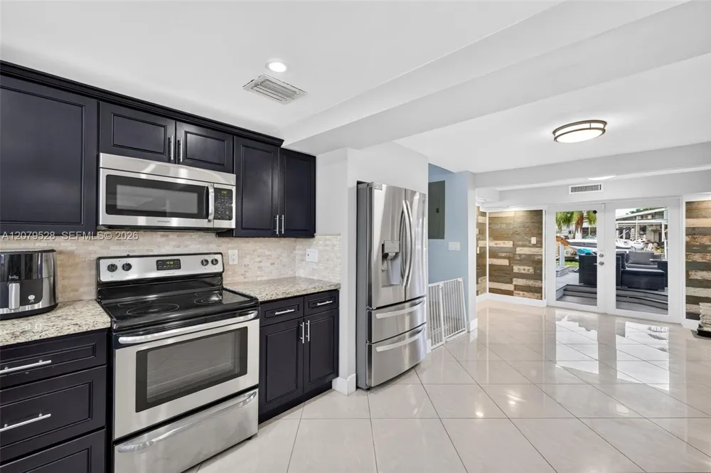 2518 Tortugas Ln Fort Lauderdale, FL 33312