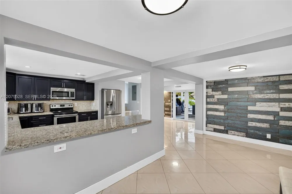 2518 Tortugas Ln Fort Lauderdale, FL 33312