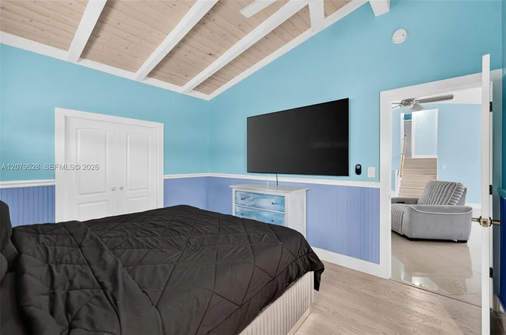 2518 Tortugas Ln Fort Lauderdale, FL 33312