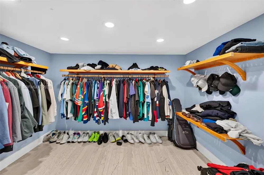 2518 Tortugas Ln Fort Lauderdale, FL 33312