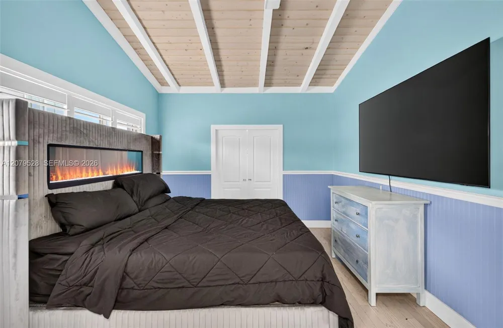 2518 Tortugas Ln Fort Lauderdale, FL 33312