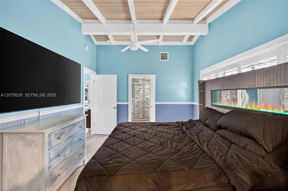 2518 Tortugas Ln Fort Lauderdale, FL 33312