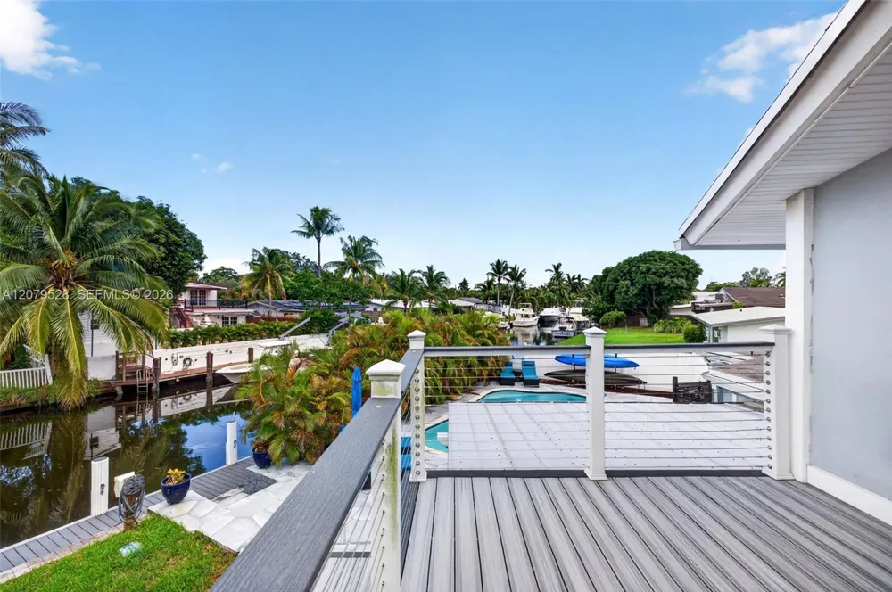 2518 Tortugas Ln Fort Lauderdale, FL 33312