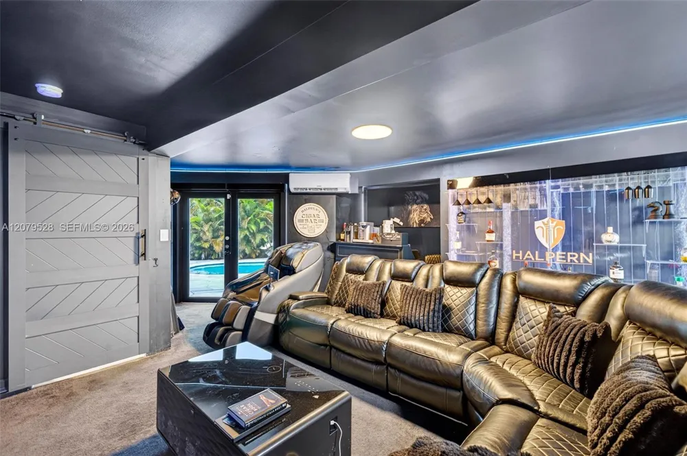 2518 Tortugas Ln Fort Lauderdale, FL 33312