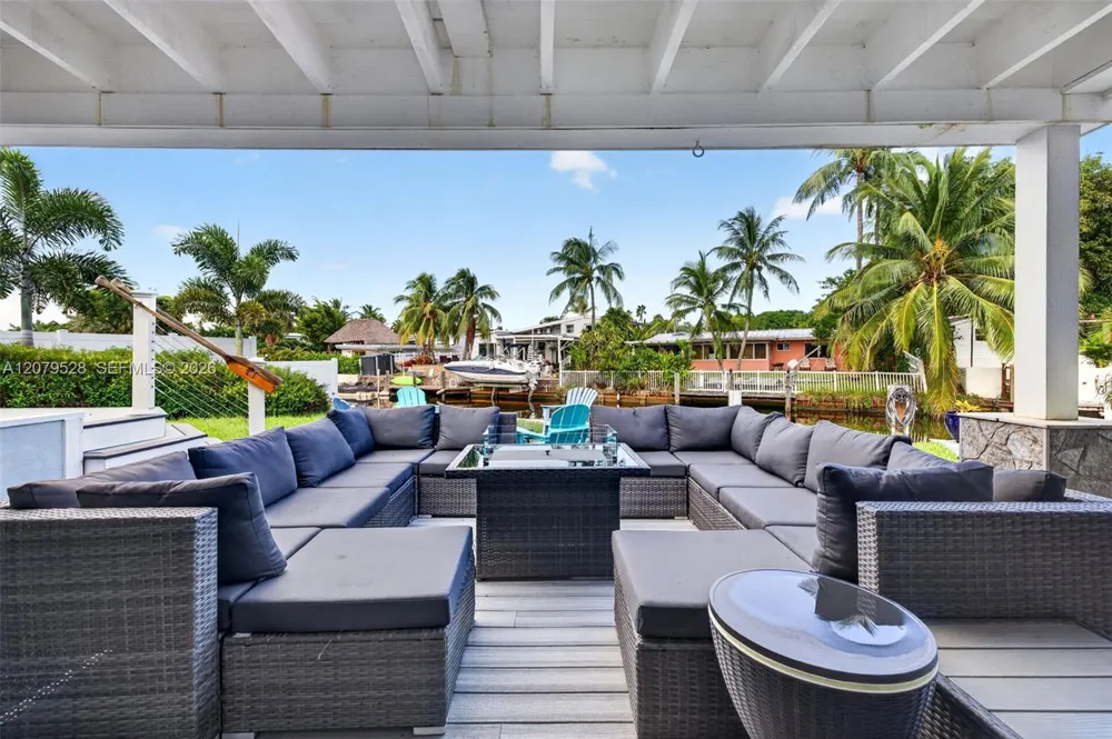 2518 Tortugas Ln Fort Lauderdale, FL 33312