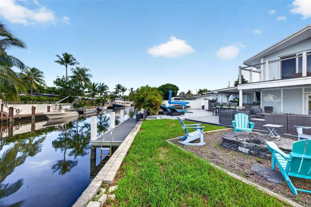 2518 Tortugas Ln Fort Lauderdale, FL 33312