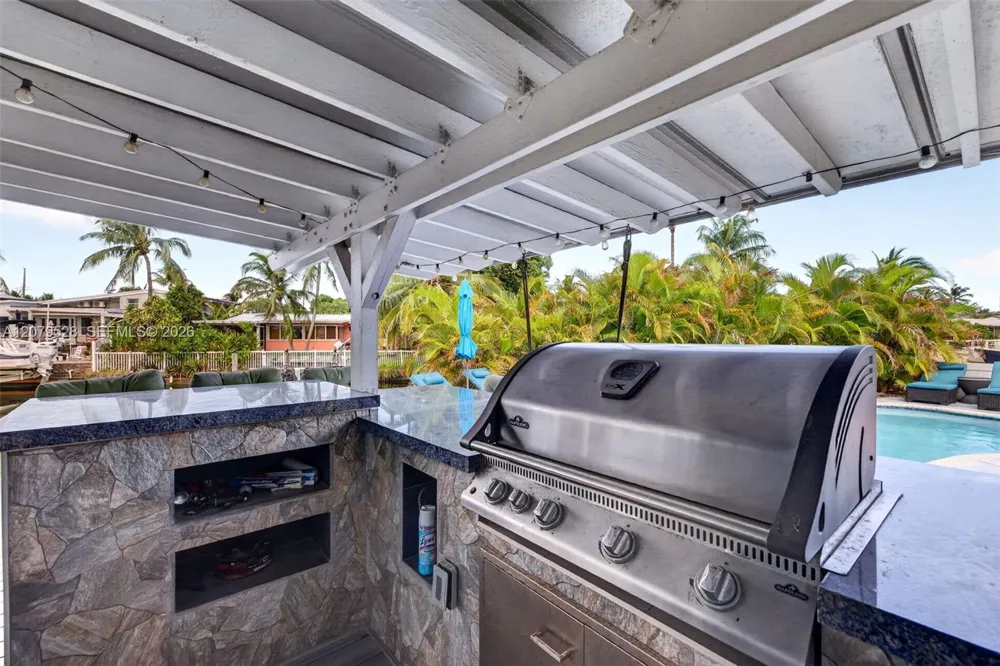 2518 Tortugas Ln Fort Lauderdale, FL 33312
