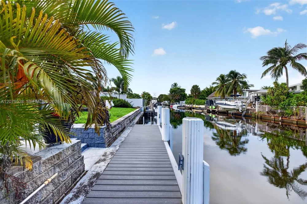 2518 Tortugas Ln Fort Lauderdale, FL 33312