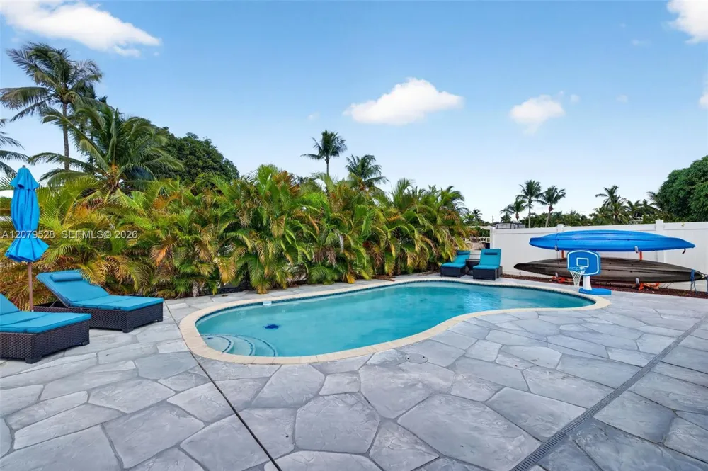 2518 Tortugas Ln Fort Lauderdale, FL 33312