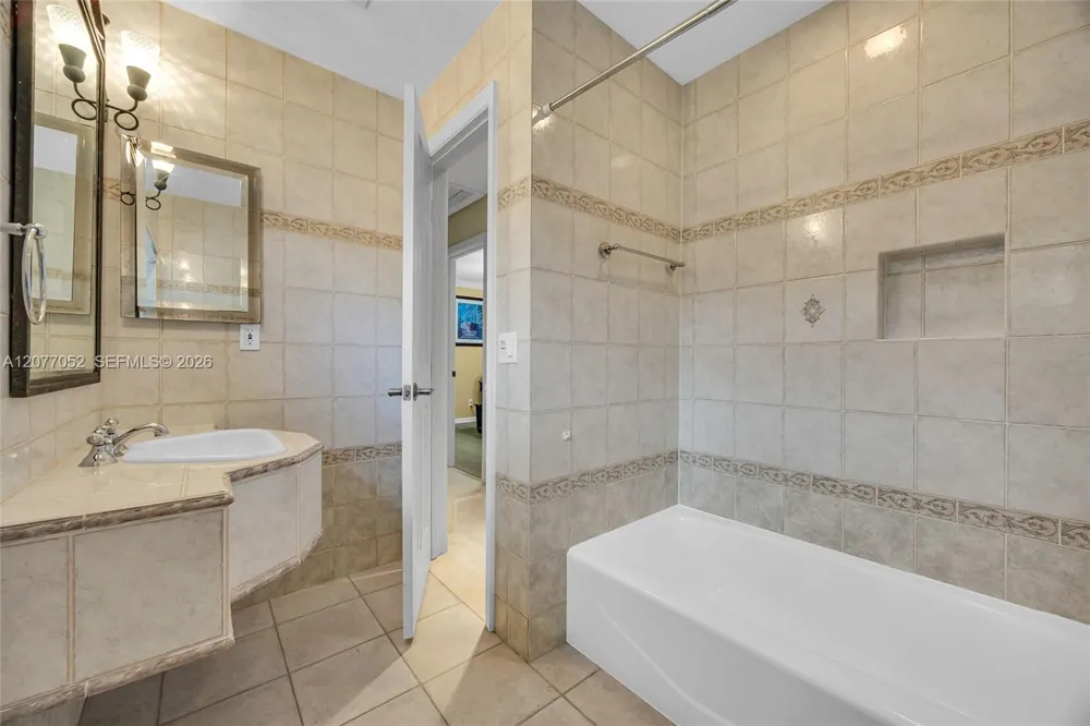 2523 SE 13th St Pompano Beach, FL 33062