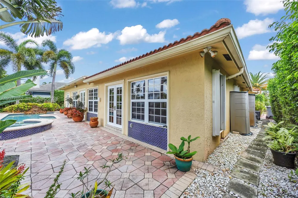 2523 SE 13th St Pompano Beach, FL 33062