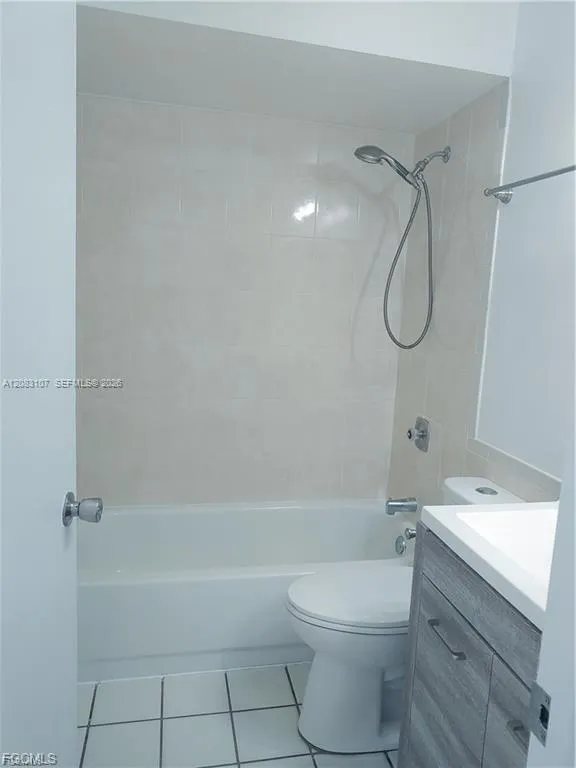 4705 SE 4th PL #5 Cape Coral, FL 33904