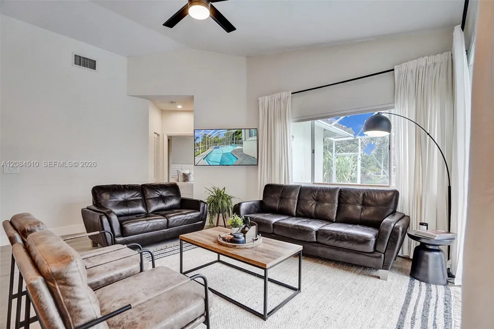 10261 SW 13th St #0 Pembroke Pines, FL 33025