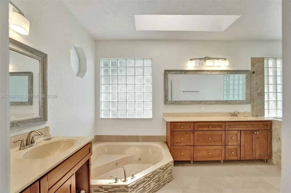 10261 SW 13th St #0 Pembroke Pines, FL 33025