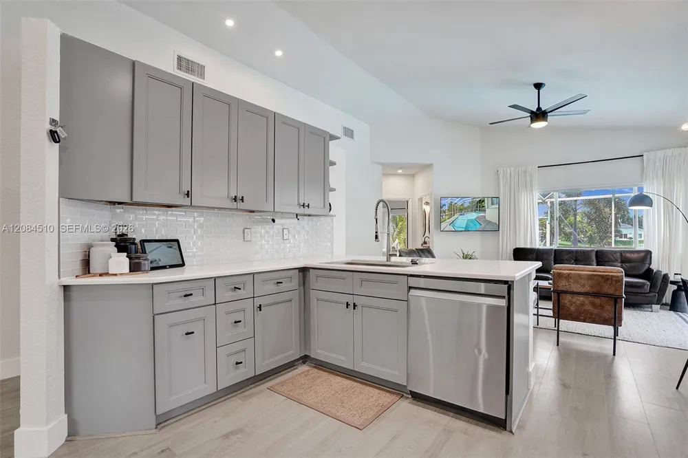 10261 SW 13th St #0 Pembroke Pines, FL 33025
