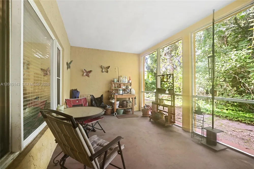 2440 NW 33rd St #1803 Oakland Park, FL 33309