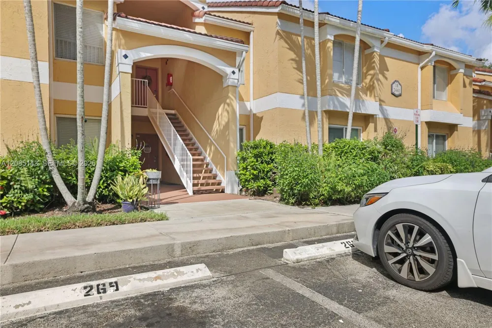 2440 NW 33rd St #1803 Oakland Park, FL 33309