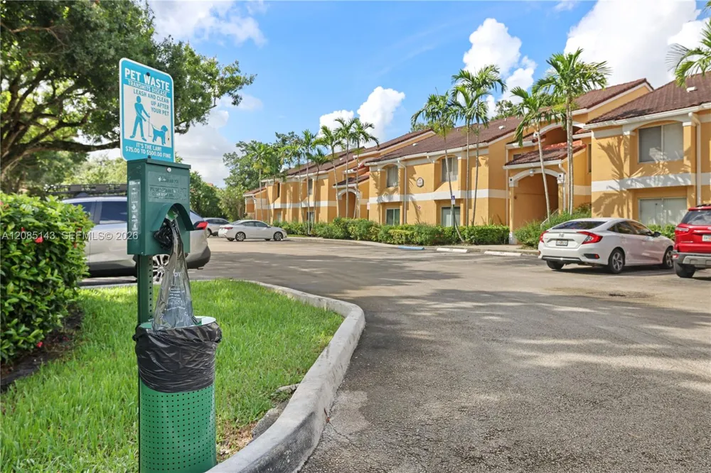 2440 NW 33rd St #1803 Oakland Park, FL 33309