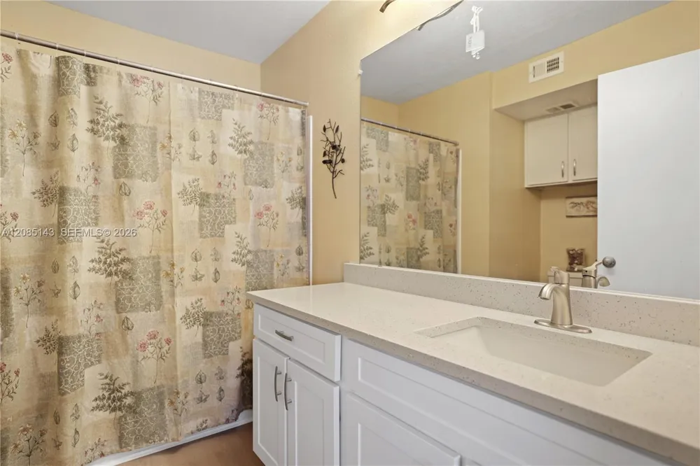 2440 NW 33rd St #1803 Oakland Park, FL 33309