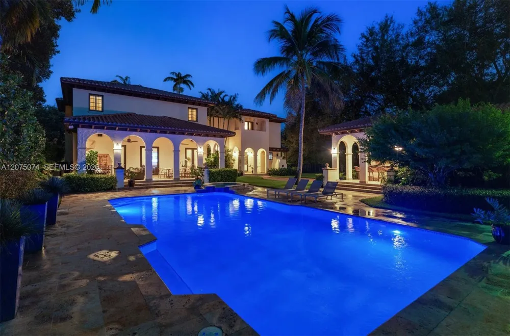 8800 SW 57th Ave Pinecrest, FL 33156