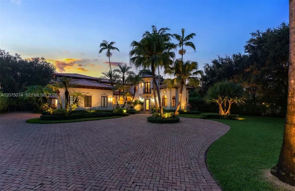 8800 SW 57th Ave Pinecrest, FL 33156
