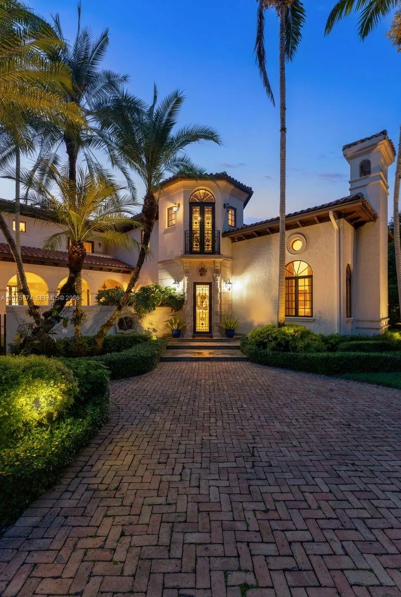 8800 SW 57th Ave Pinecrest, FL 33156