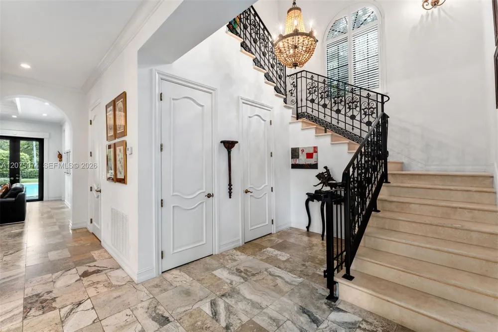 8800 SW 57th Ave Pinecrest, FL 33156