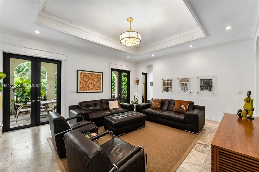 8800 SW 57th Ave Pinecrest, FL 33156