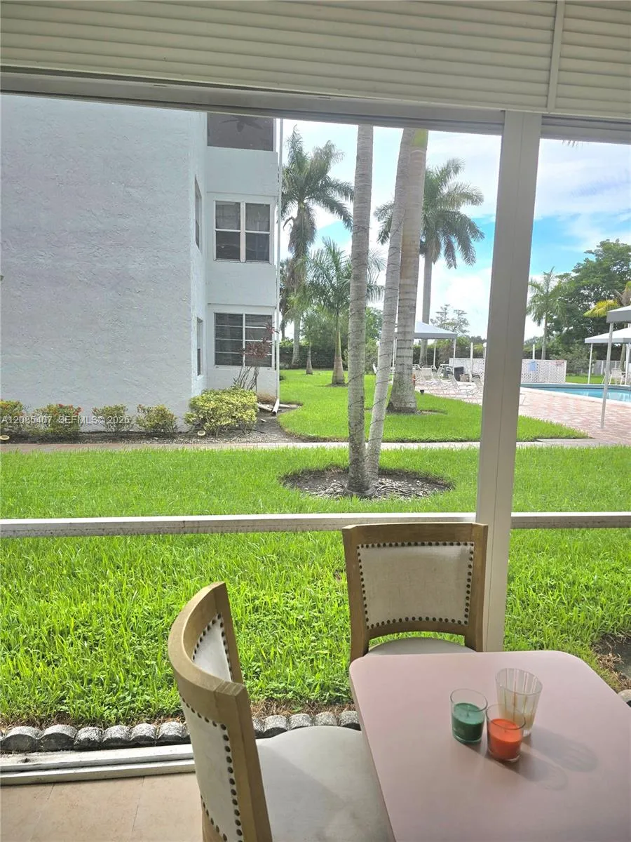 3000 E Sunrise Lakes Dr #108 Sunrise, FL 33322