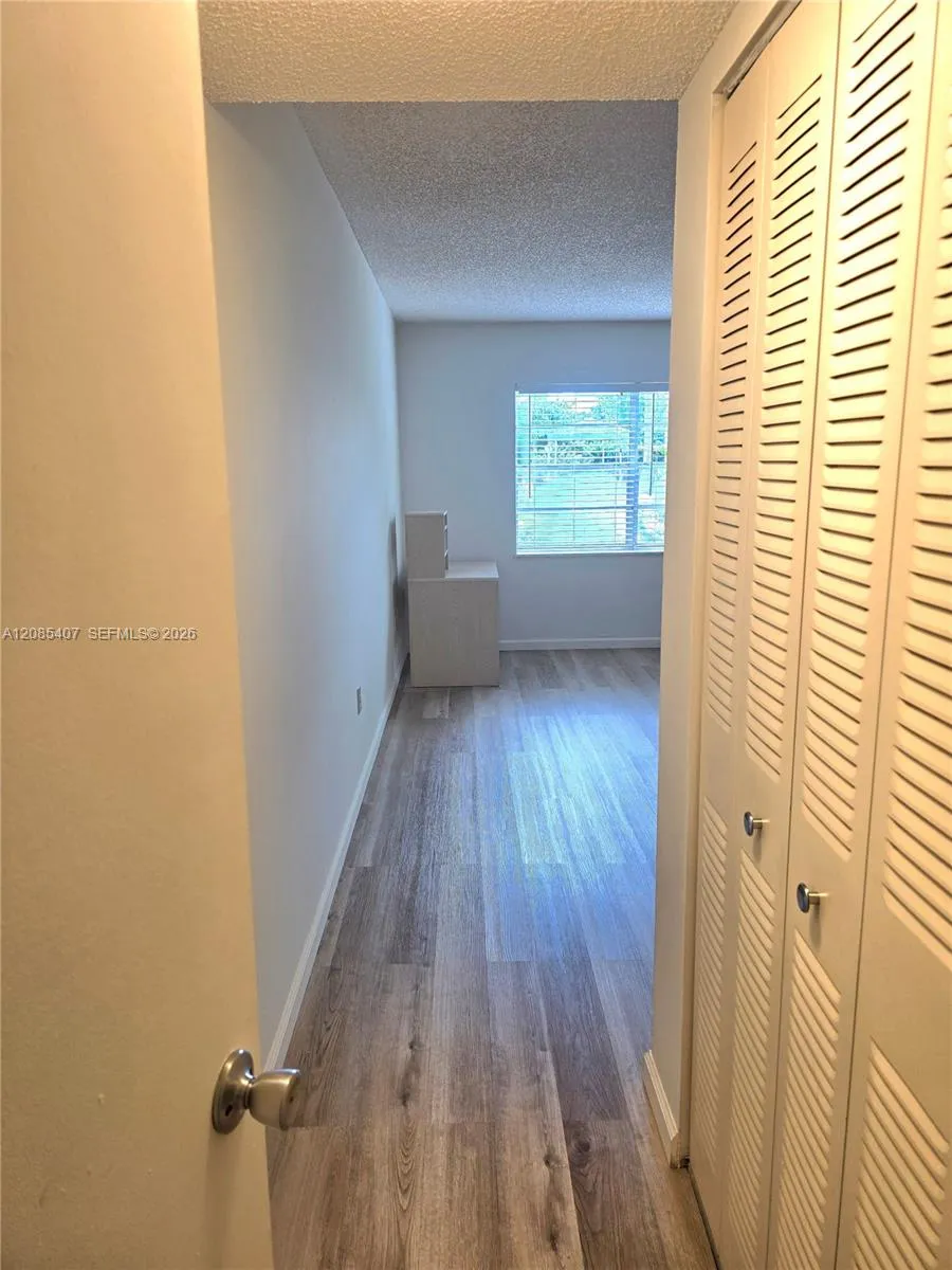 3000 E Sunrise Lakes Dr #108 Sunrise, FL 33322