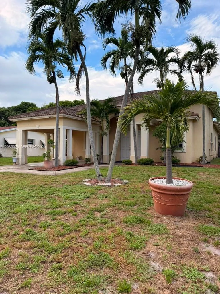 173 SW 3rd Ct Deerfield Beach, FL 33441