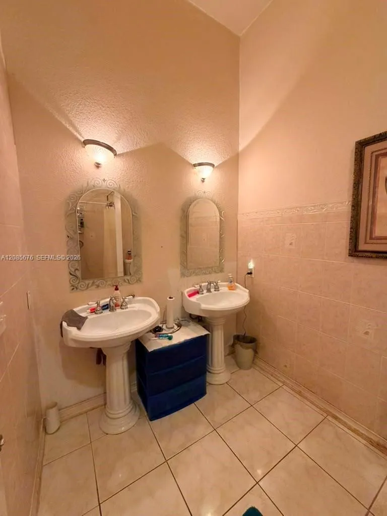 173 SW 3rd Ct Deerfield Beach, FL 33441