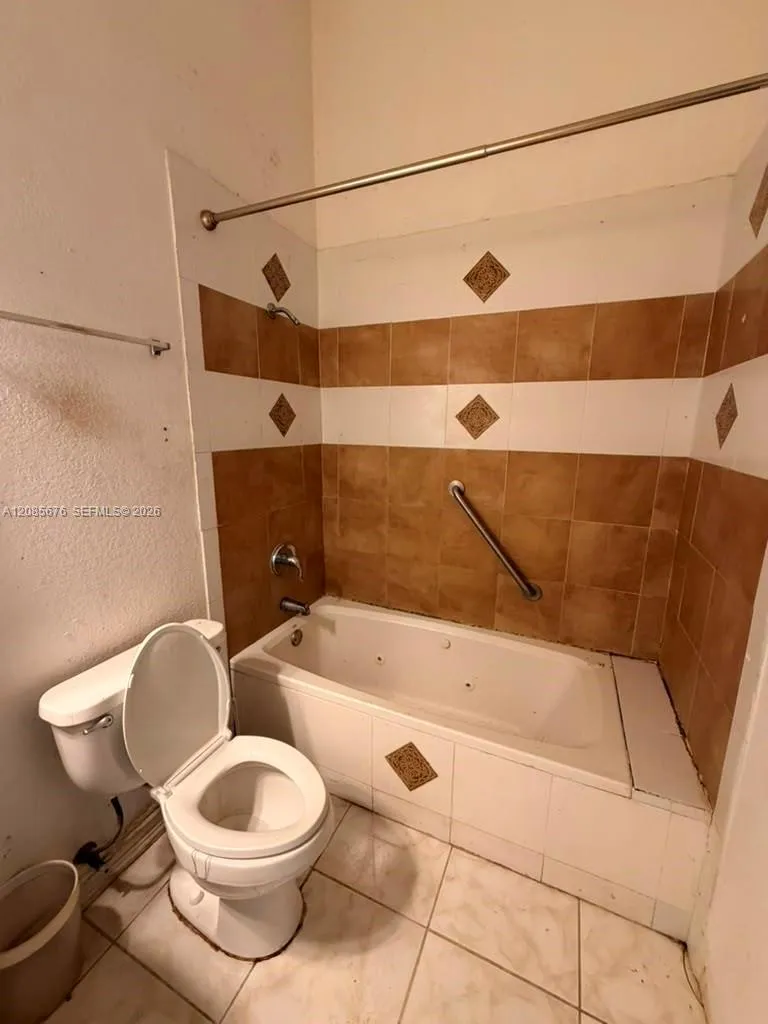 173 SW 3rd Ct Deerfield Beach, FL 33441