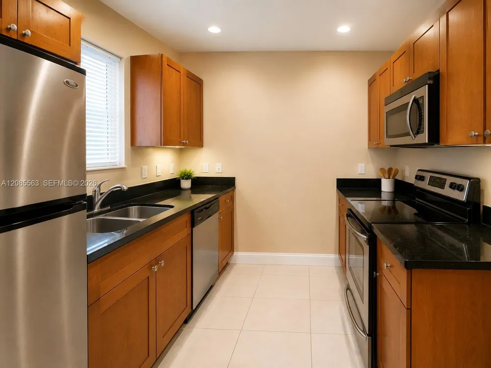 851 80th St #4 Miami Beach, FL 33141