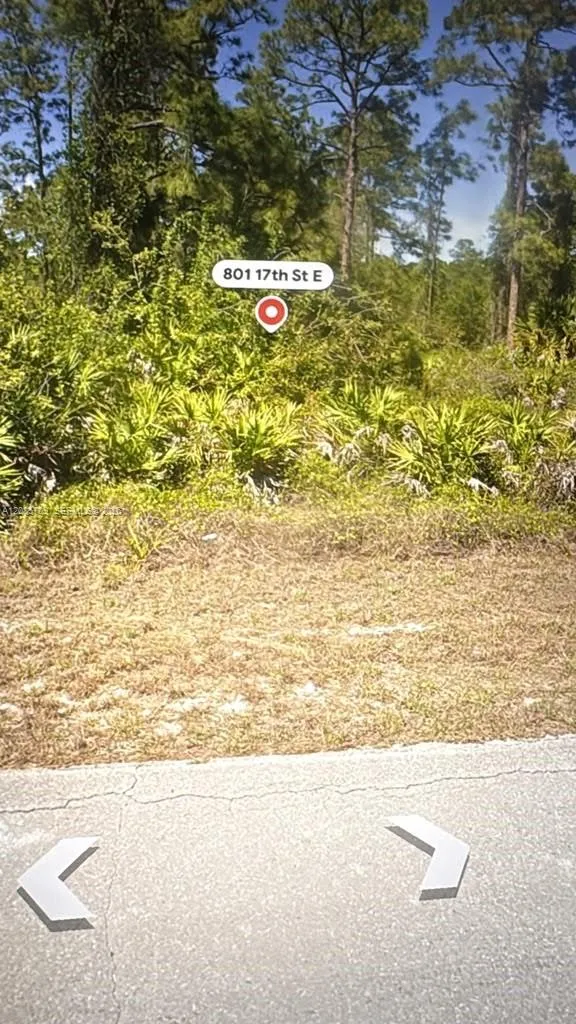 801 E 17th St Lehigh Acres, FL 33972