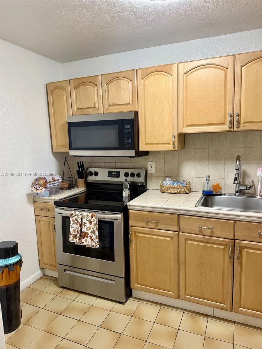 8095 NW 8th St #402 Miami, FL 33126