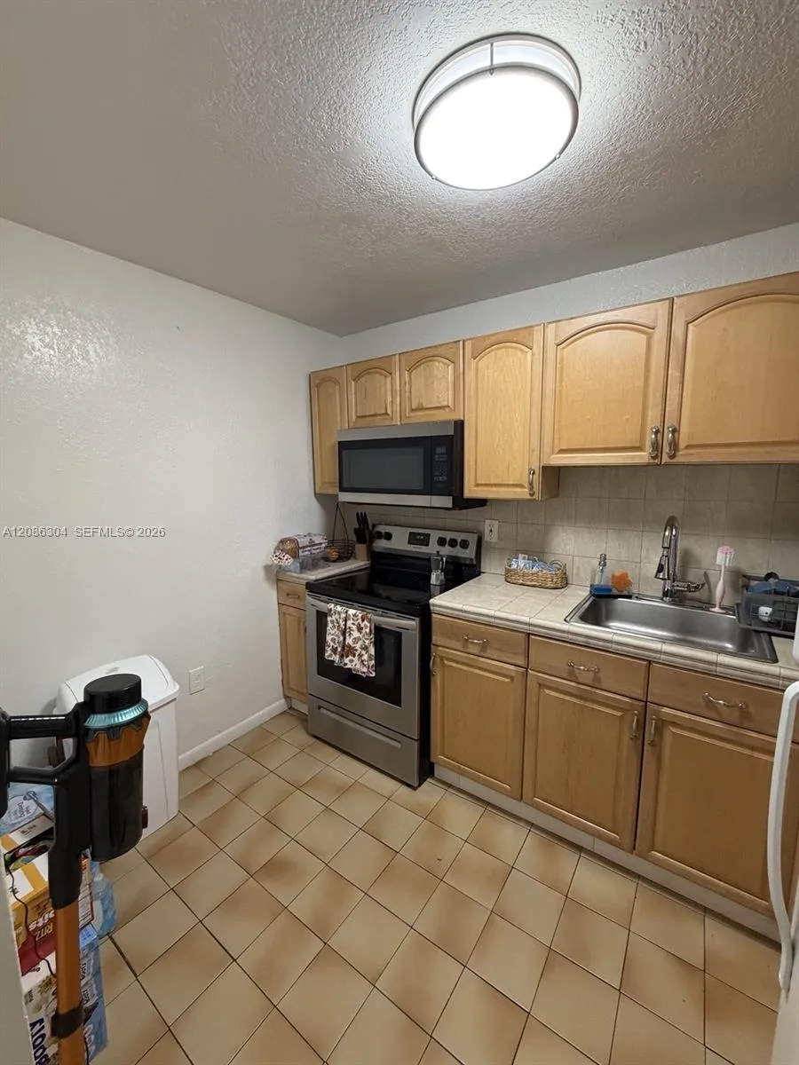 8095 NW 8th St #402 Miami, FL 33126