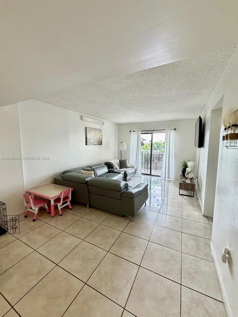 8095 NW 8th St #402 Miami, FL 33126