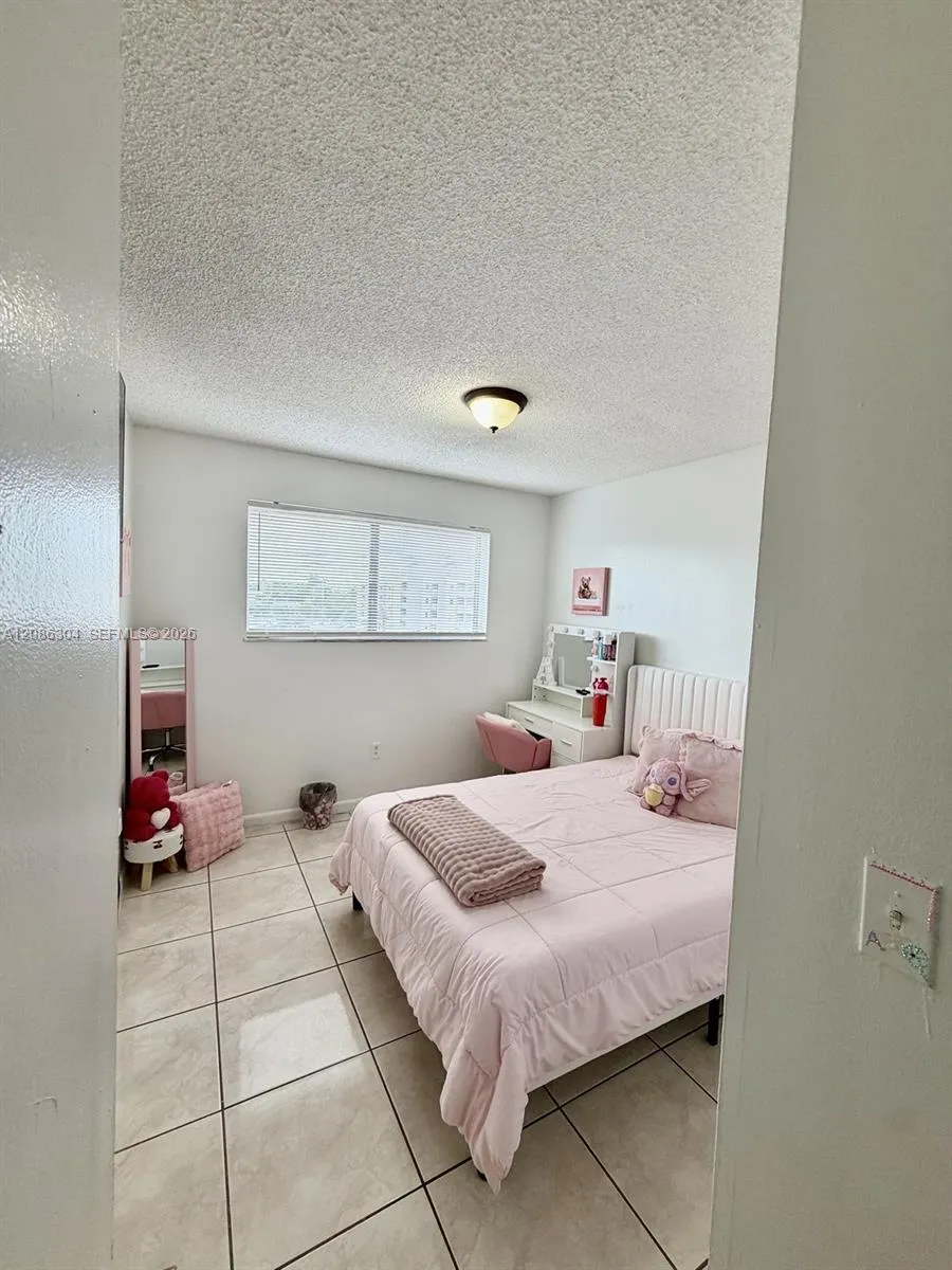 8095 NW 8th St #402 Miami, FL 33126