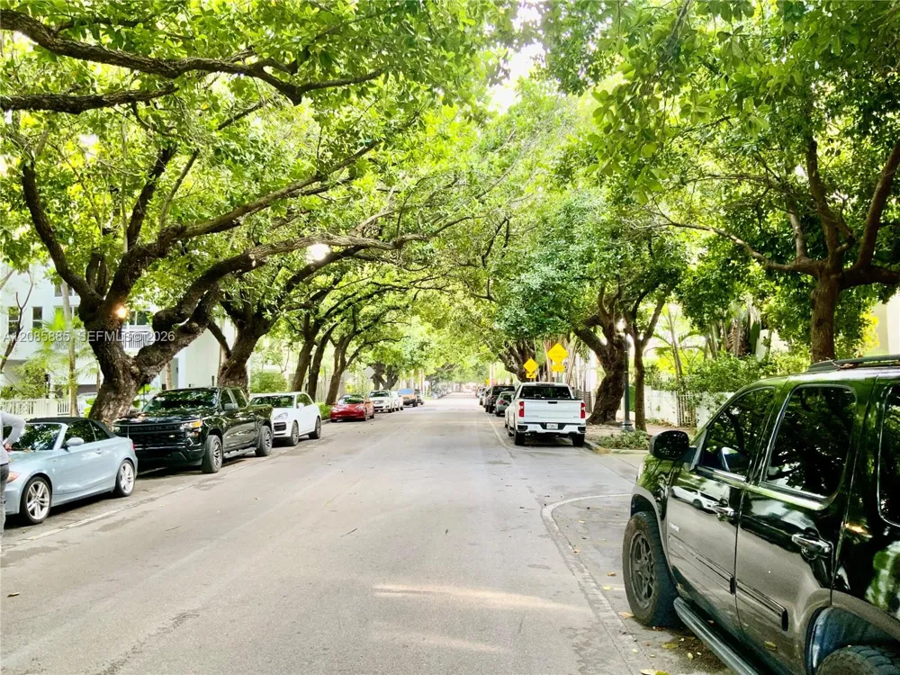350 Meridian Ave #201 Miami Beach, FL 33139
