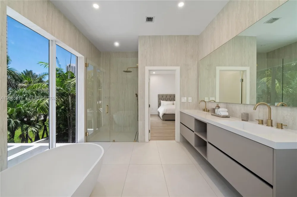 18955 Atlantic Blvd Sunny Isles Beach, FL 33160