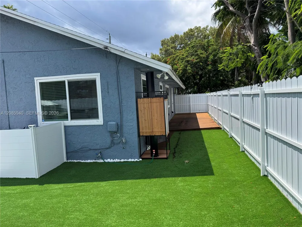 515 NE 11th St Fort Lauderdale, FL 33304