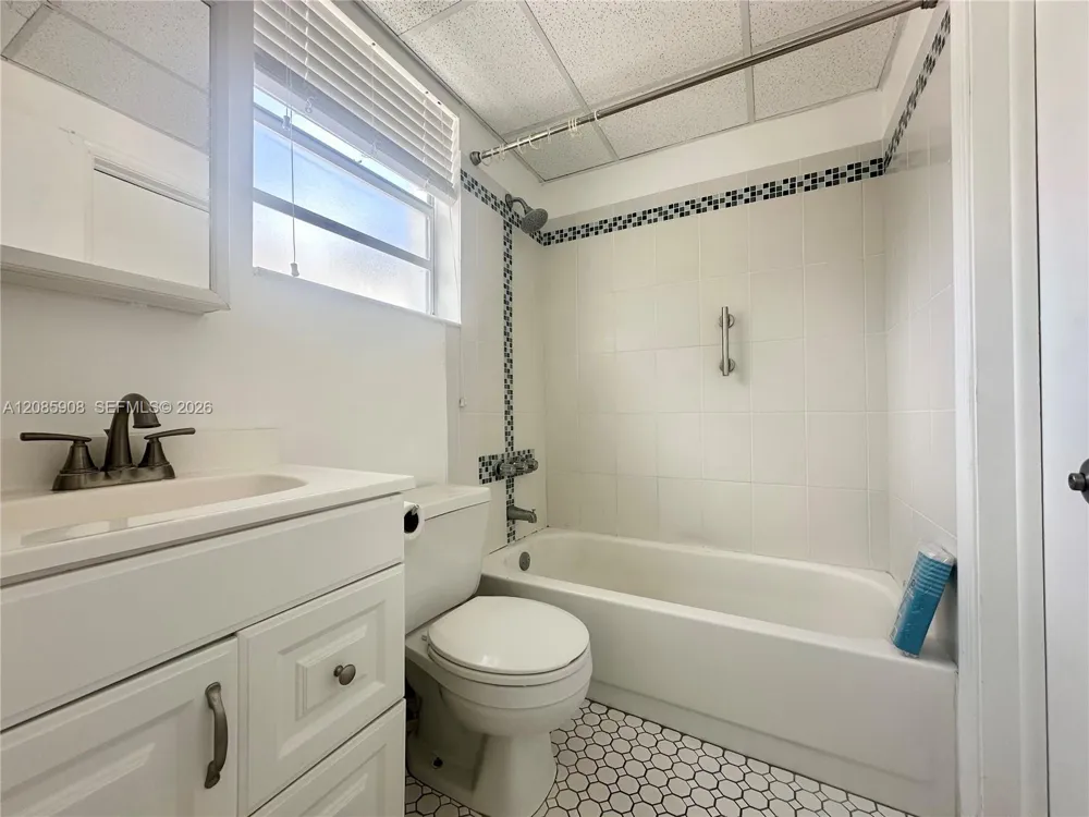 1200 Euclid Ave #204 Miami Beach, FL 33139