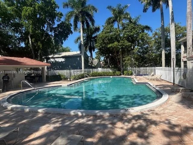 9851 NW 3rd Ct #8 Plantation, FL 33324